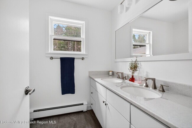 Building Photo - 64 Meher Cir