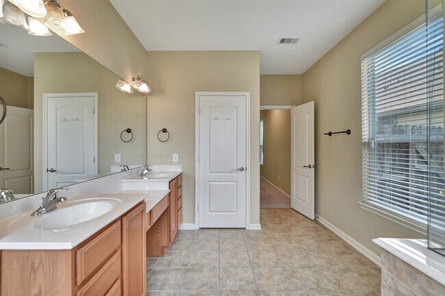 Building Photo - 15314 Monarch Creek Ln