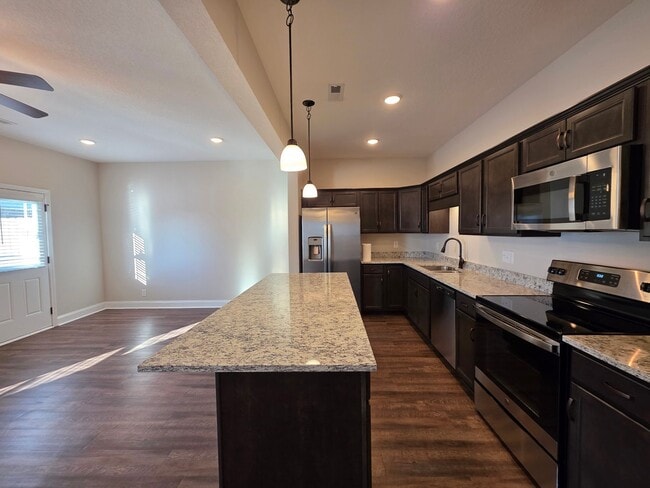 Building Photo - Live Where Comfort Meets Convenience in This Stylish 3 Bedroom Townhome