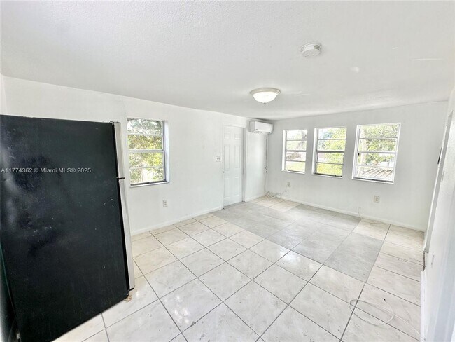 Building Photo - 1278 NW 44th St