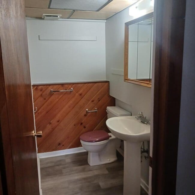 Building Photo - 3895 Kim Dr