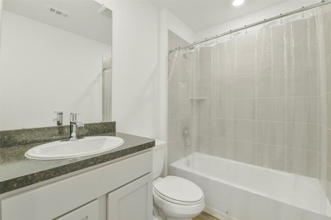 Building Photo - 14980 Timber Pnes Dr