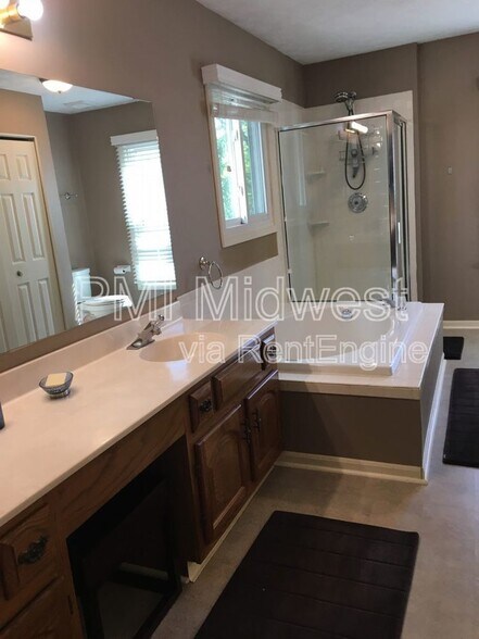 Building Photo - 7569 Cherryhill Dr