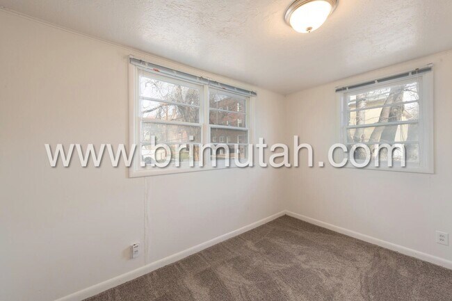 Building Photo - 1261-1267-1267 Alameda Ave