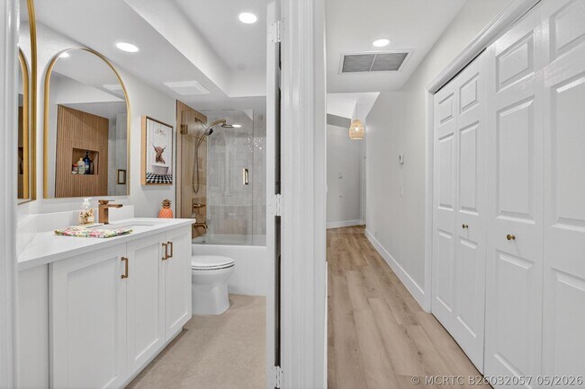 Building Photo - 5801 Coach House Cir