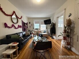 Building Photo - 124 Wood Ave
