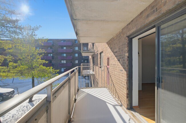 Building Photo - 1460 Fairlane Dr