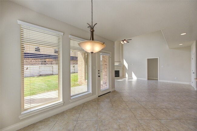 Building Photo - 6730 Sotoria Ln