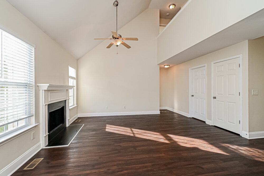 Building Photo - 1565 Bridgecrest Dr