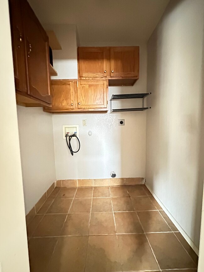 Laundry Room - 7234 Coral Spgs