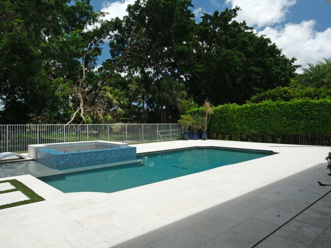 Building Photo - 12465 World Cup Ln