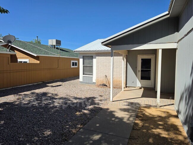 Building Photo - 4819 Platinum Loop NE