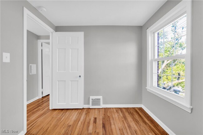 Building Photo - 21550 Miller Ave