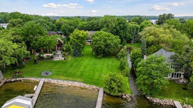 Building Photo - Minnetonka Lakeshore