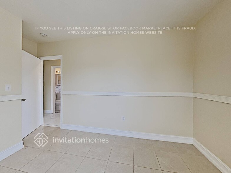 Building Photo - 13933 Madison St