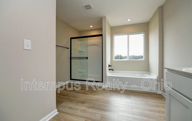 Building Photo - 1003 Beehive Grv