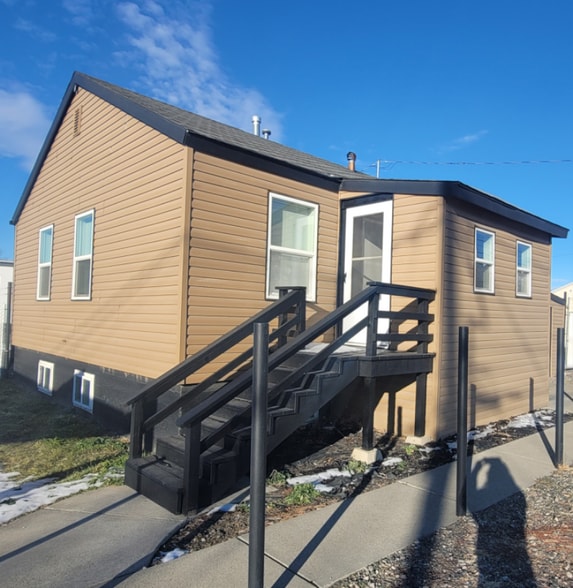 Building Photo - 308 Moore Ln