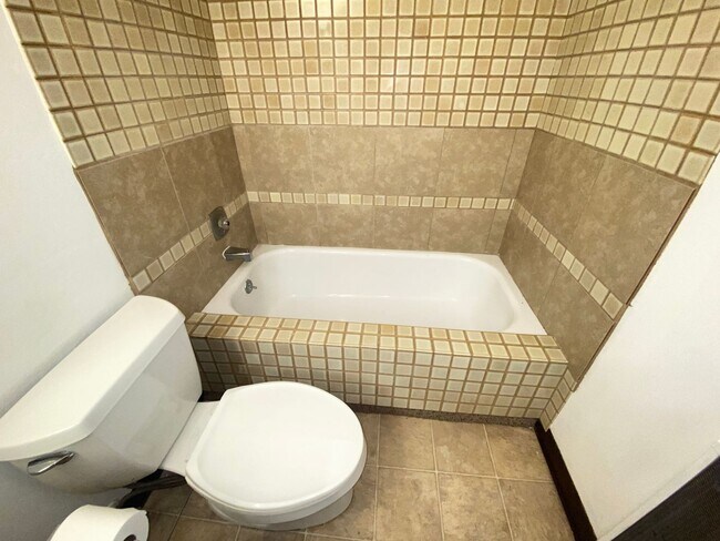 Building Photo - 1 Bedroom in Incline - 1 mi to Burnt Cedar!