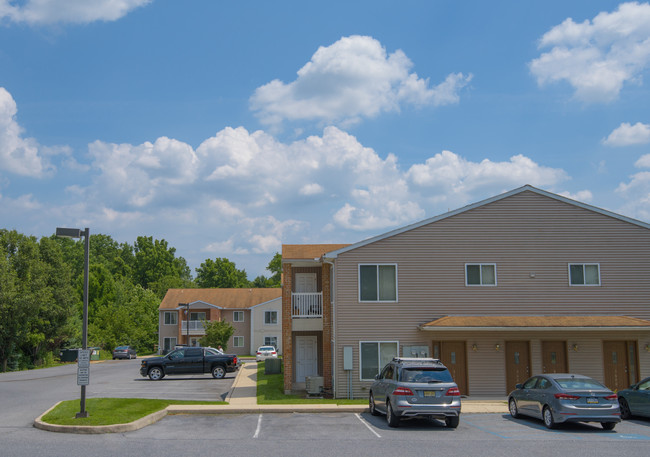 Private Entrances at Teeka Court - Saylor Park Apartments