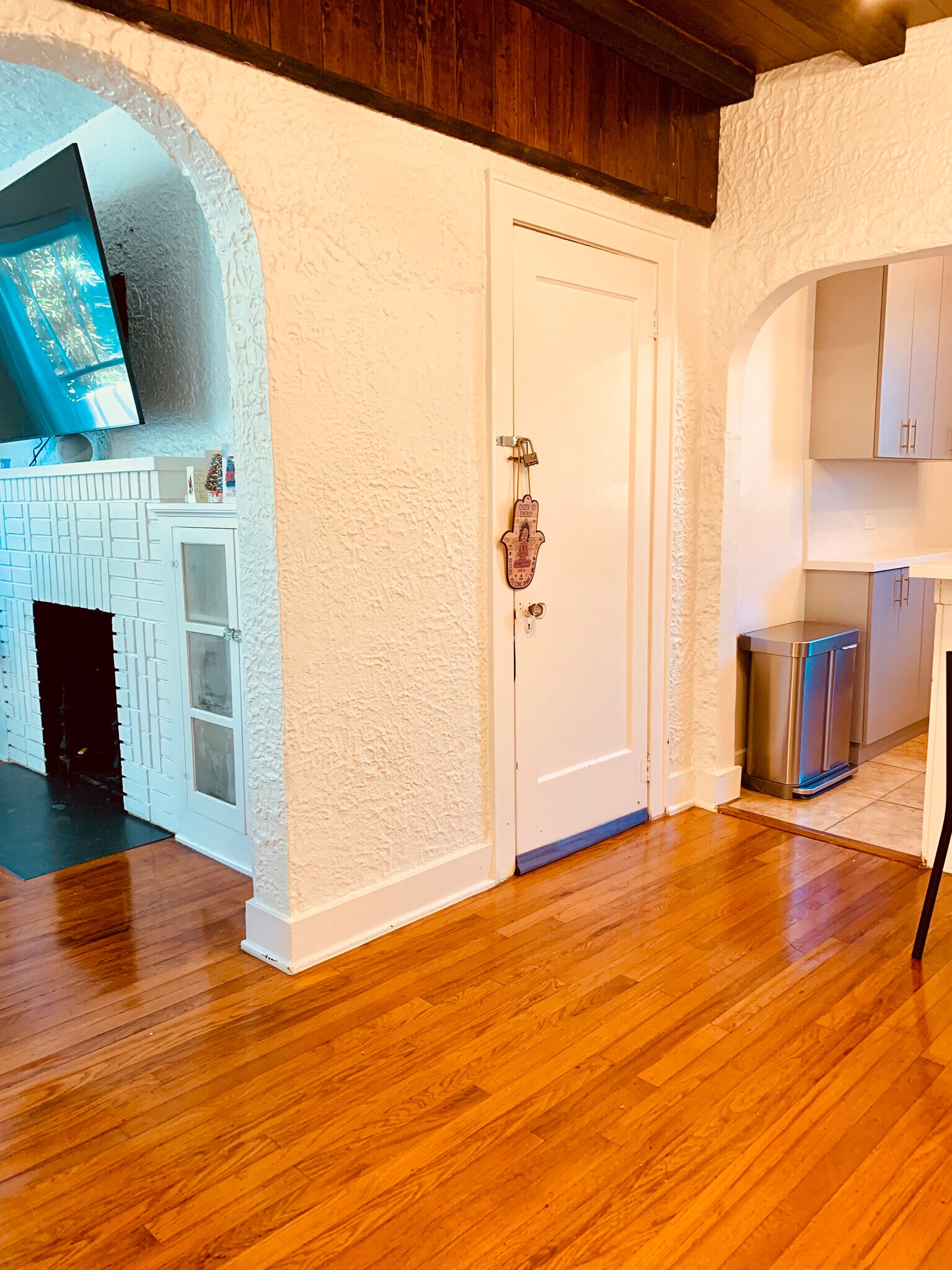 wood floors - 411 SW 19th St
