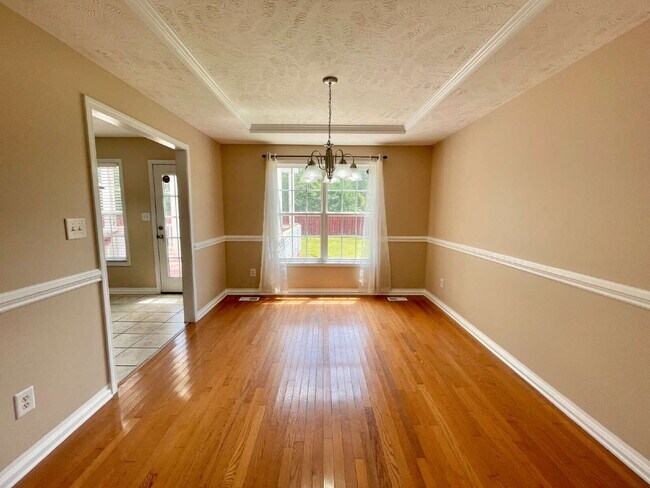 Building Photo - Spacious 4-Bed Haven With 2.5 Baths In Jack Britt District!