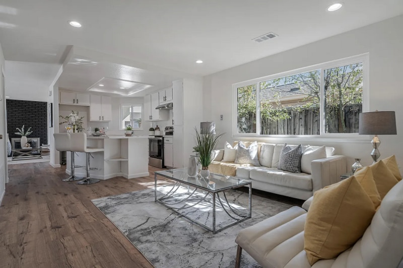 Building Photo - 7675 Sunset Ave