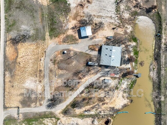 Building Photo - 933 Leatherwood Ln