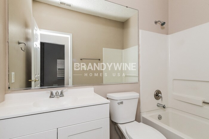 Building Photo - 7215 Parklake Pl