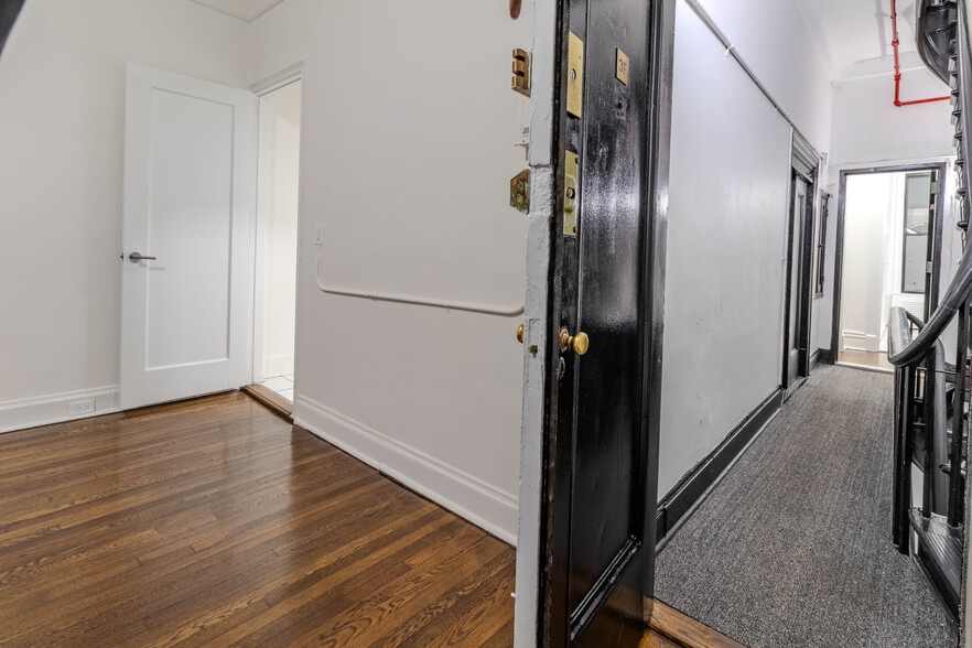 Building Photo - 318 E 53rd St