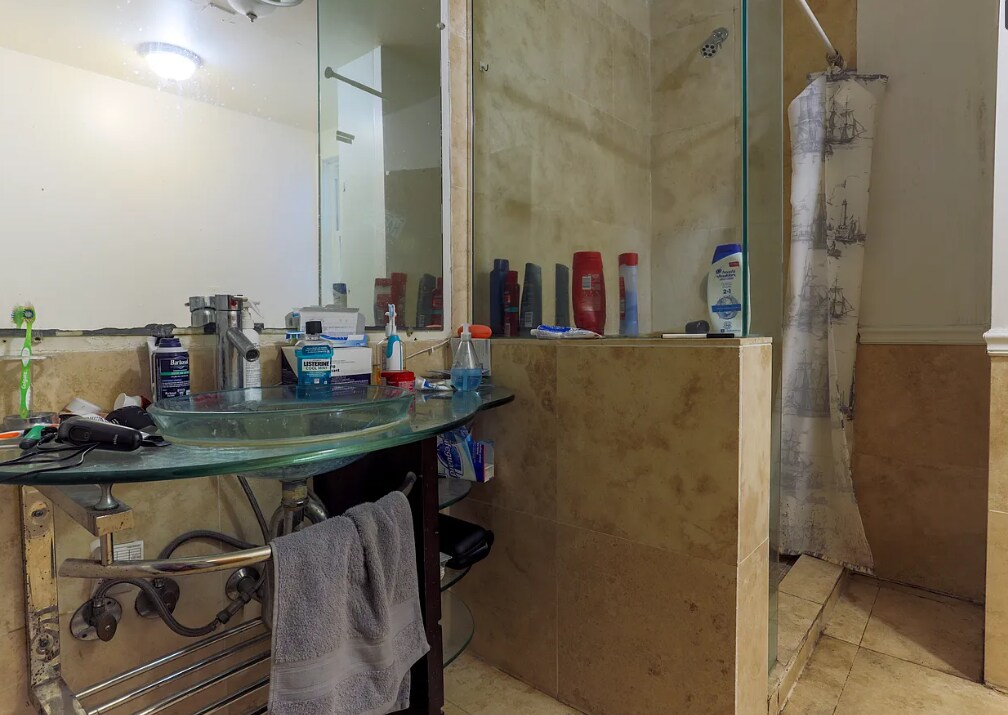 Building Photo - 70 Calumet St