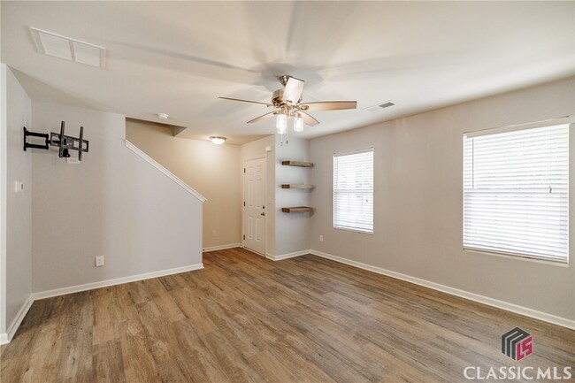 Building Photo - 157 Brockett Dr