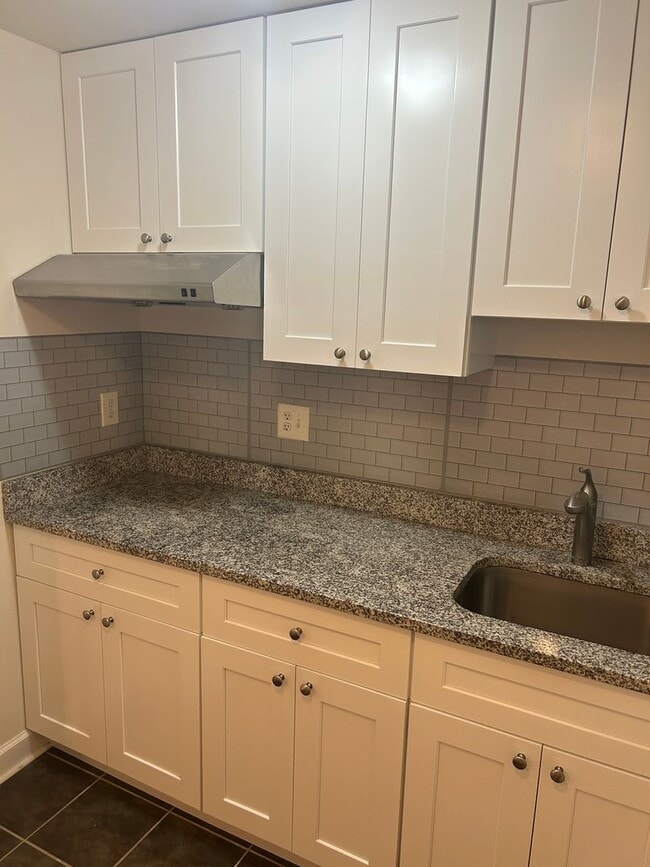 Building Photo - Potomac Chase Townhouse For Lease