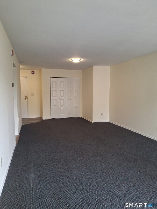 Building Photo - 393 Laurel Ave