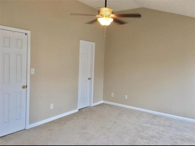 Building Photo - 658 Kenridge Dr