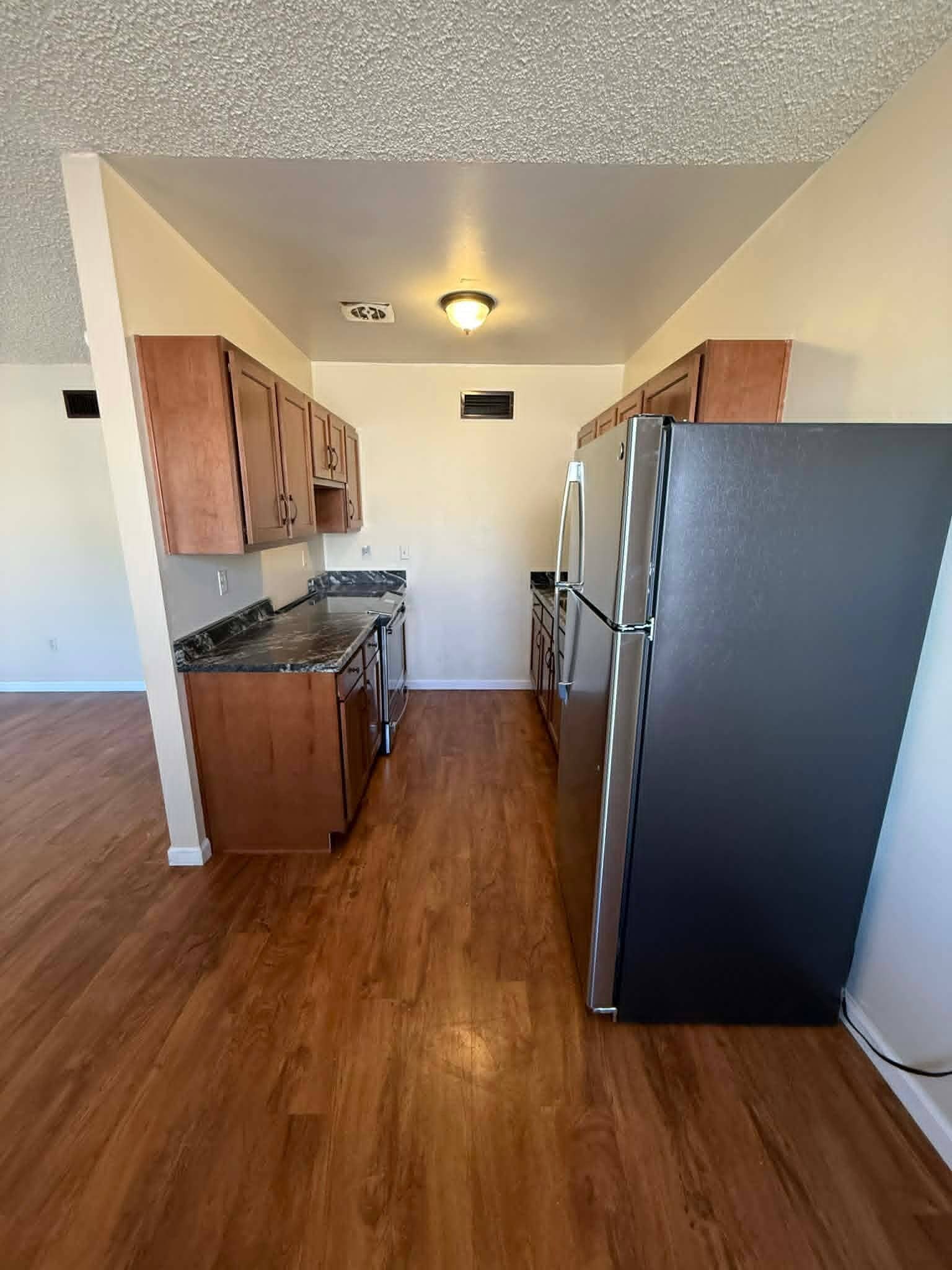 Building Photo - 1518 E Hedrick Dr