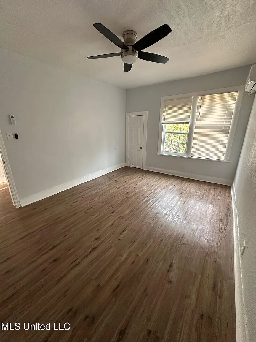 Building Photo - 148 Princeton St