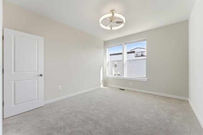 Building Photo - 2136 Glacier Rd