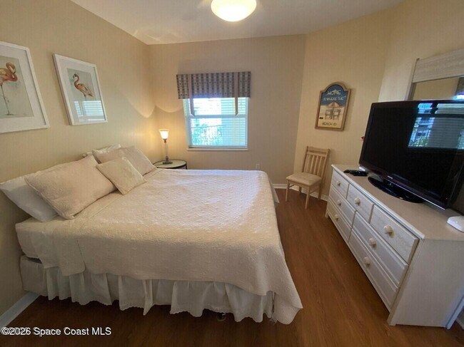 Building Photo - 8951 Lake Dr