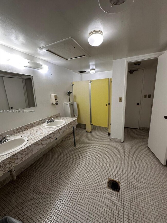 Building Photo - 11229 SW 88th St