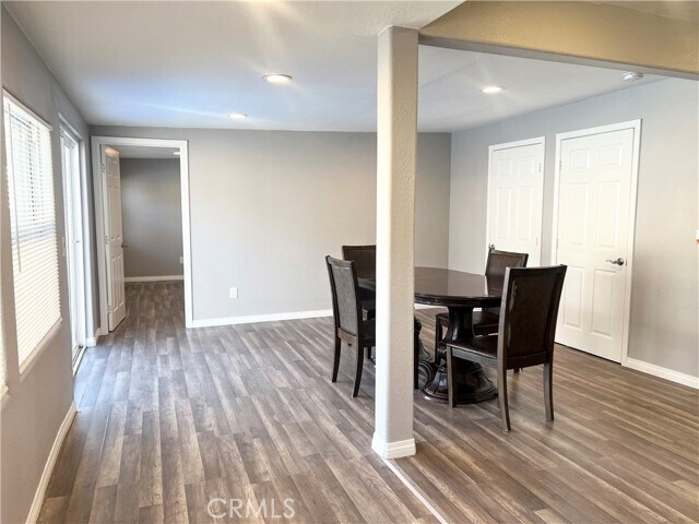 Building Photo - 732 Niles St