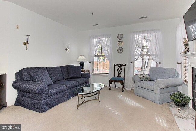 Building Photo - 5120 Donovan Dr