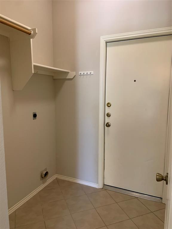 Building Photo - 3304 Santee Dr