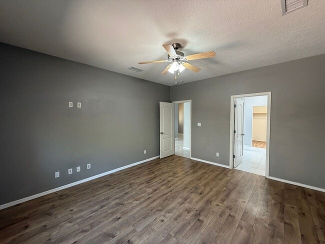 Building Photo - Beautiful Luxury Single Story Town Home Available Near Coors Blvd NW & Dellyne Ave NW!
