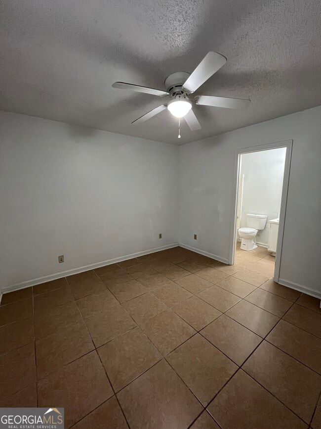 Building Photo - 412 Admiral's Walk Dr