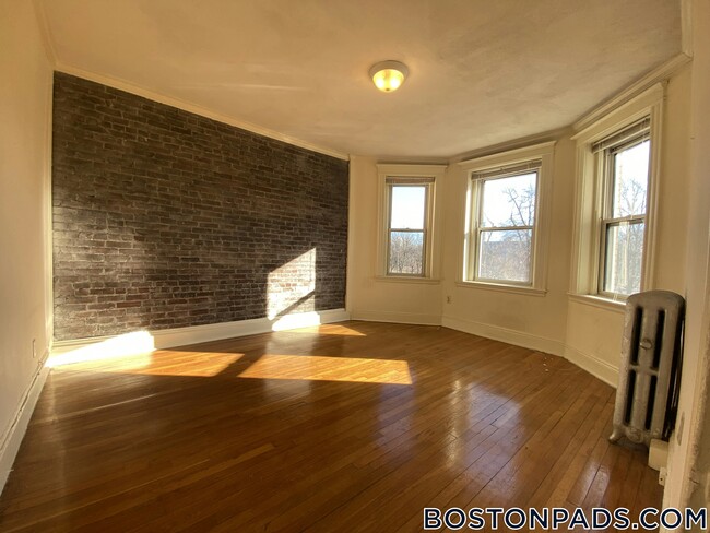 Building Photo - 111 Park Dr