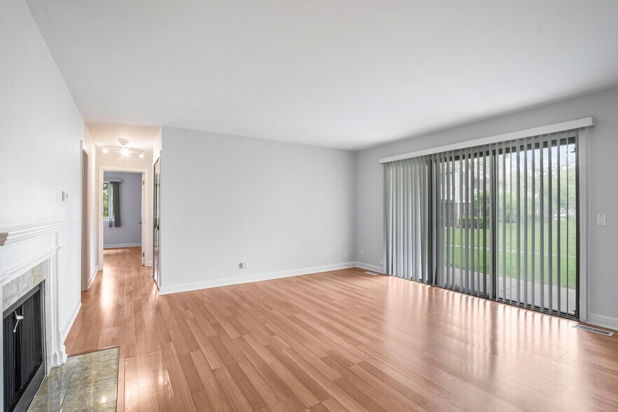 Building Photo - 697 Oakmont Ln