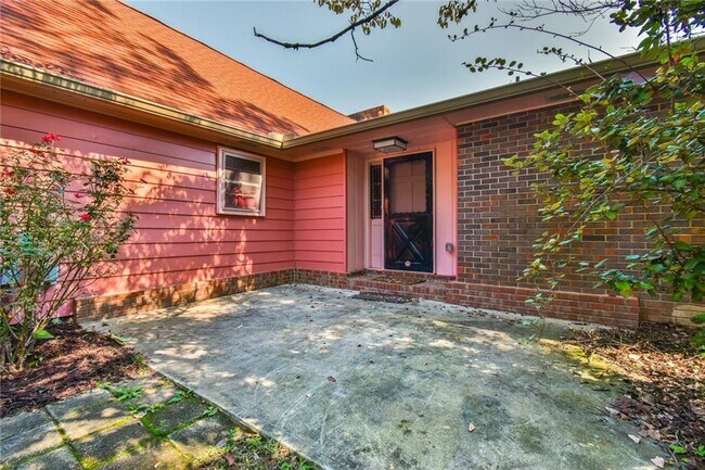 Building Photo - 935 Powderbag Creek Rd