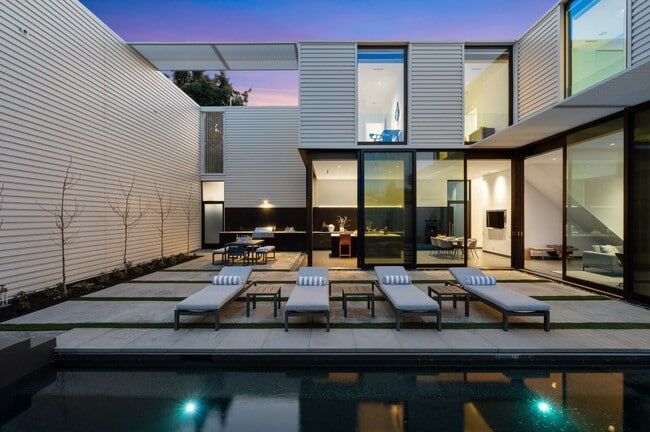 Building Photo - 214 Tucker St