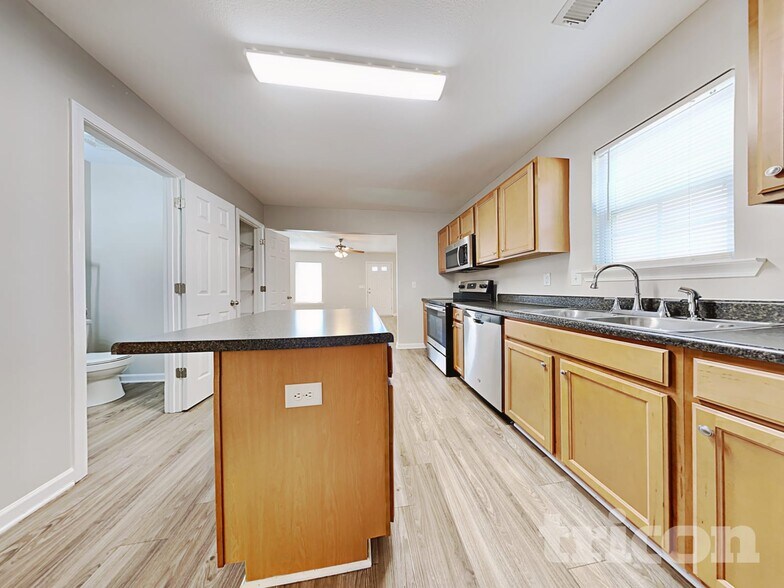 Building Photo - 573 Scarlet Sage Ln