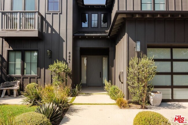 Building Photo - 4261 Denny Ave
